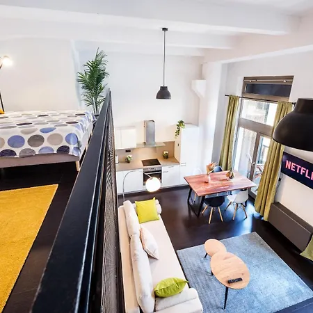Family 3br With Balcony I Metro I Center Of I Karlin Apartmán