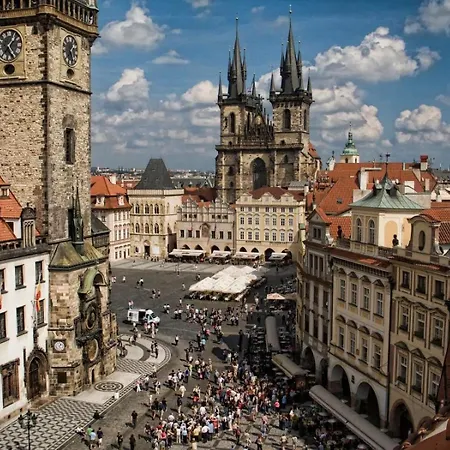 Family 3br With Balcony I Metro I Center Of I Karlin Apartmán Praha
